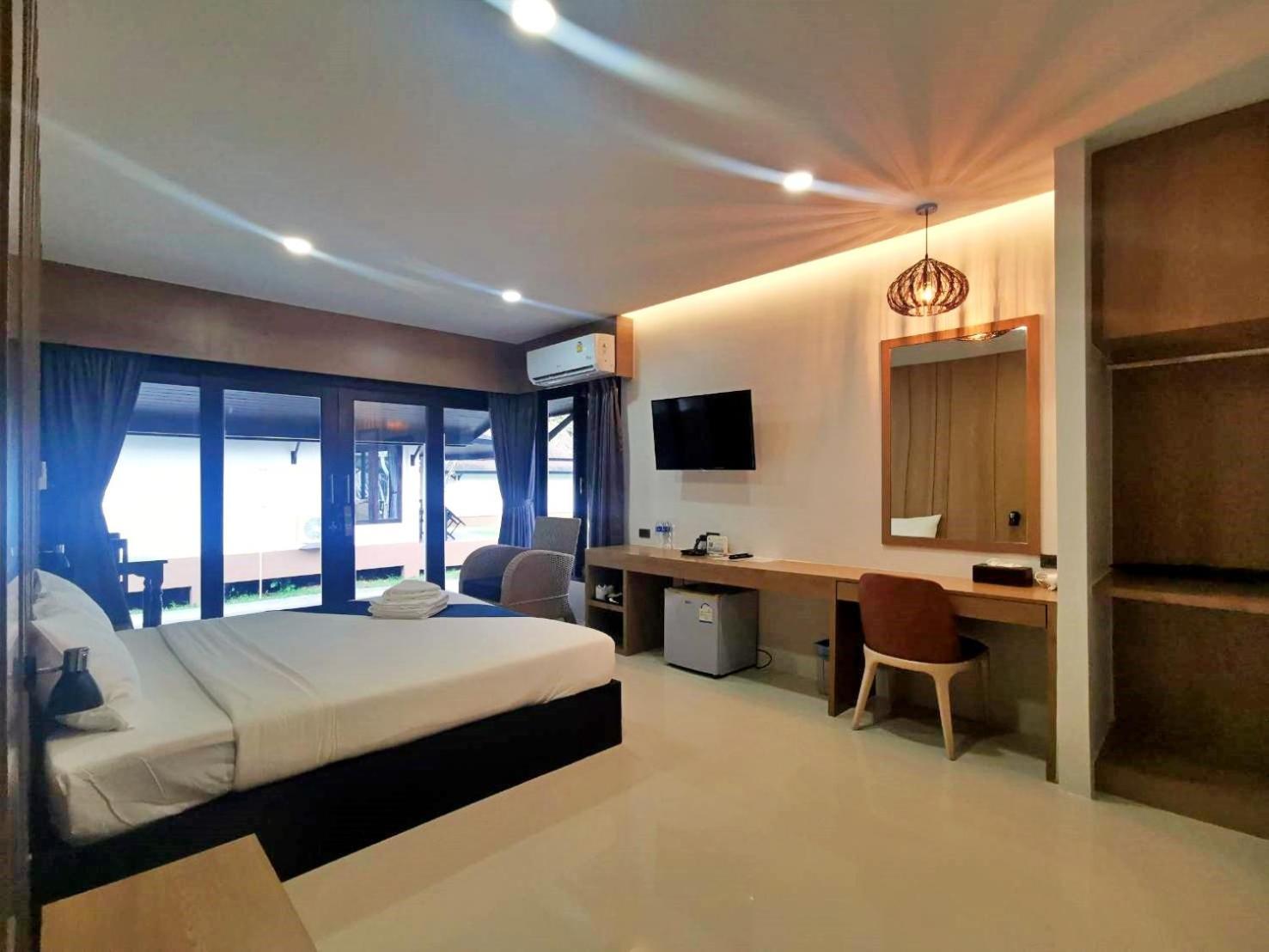 Nana Beach Hotel & Resort Pathiu Экстерьер фото