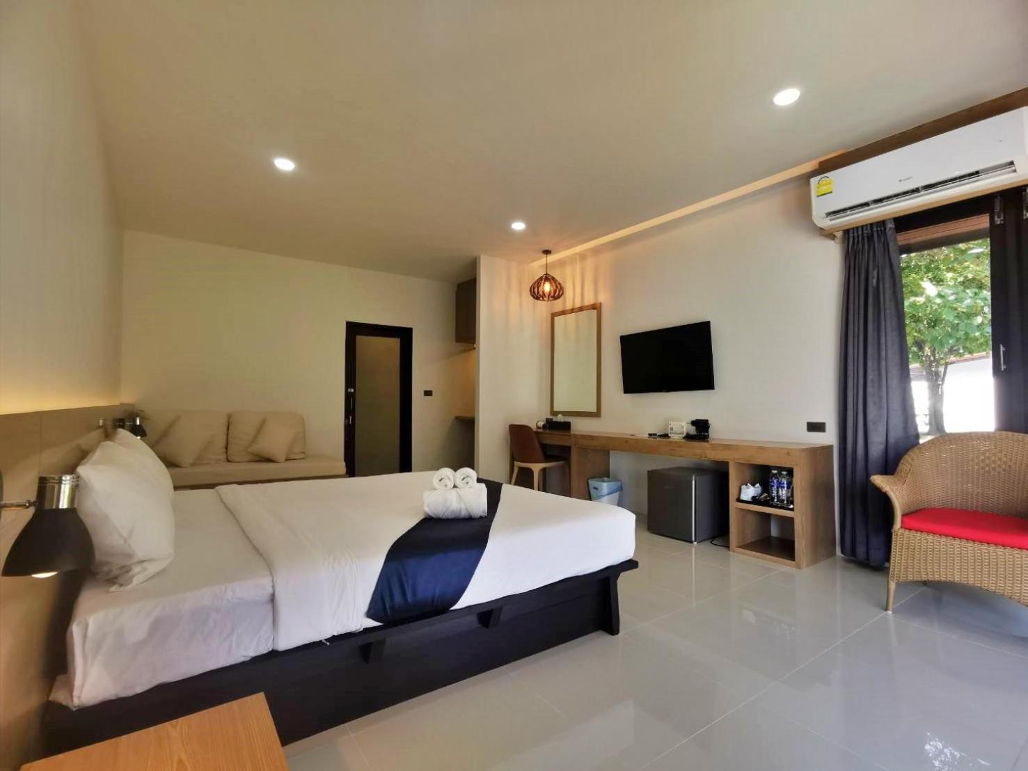 Nana Beach Hotel & Resort Pathiu Экстерьер фото